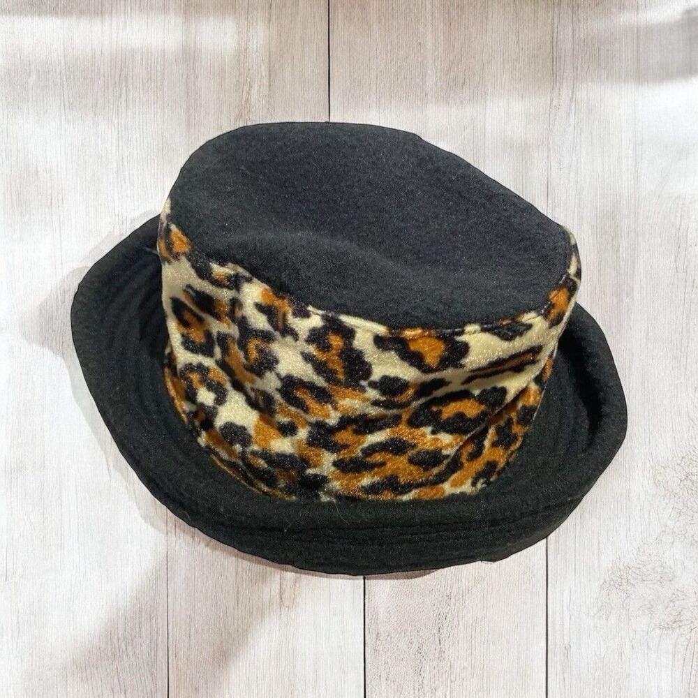 Toucan New York Los Angeles‎ Brimmed Animal Cheetah Print Bucket Hat